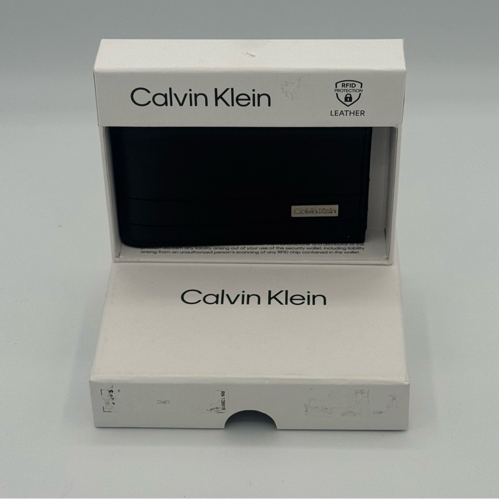 NIB Calvin Klein Men’s Black Leather Wallet Billfold Bifold RFID Protection